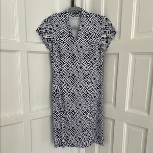 Elegant Navy and White Geometric Midi Dress